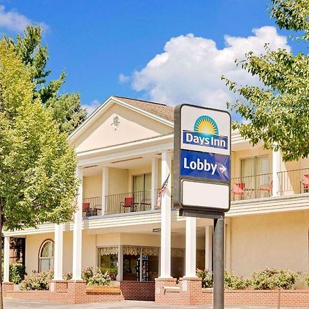 Days Inn By Wyndham Waynesboro Extérieur photo